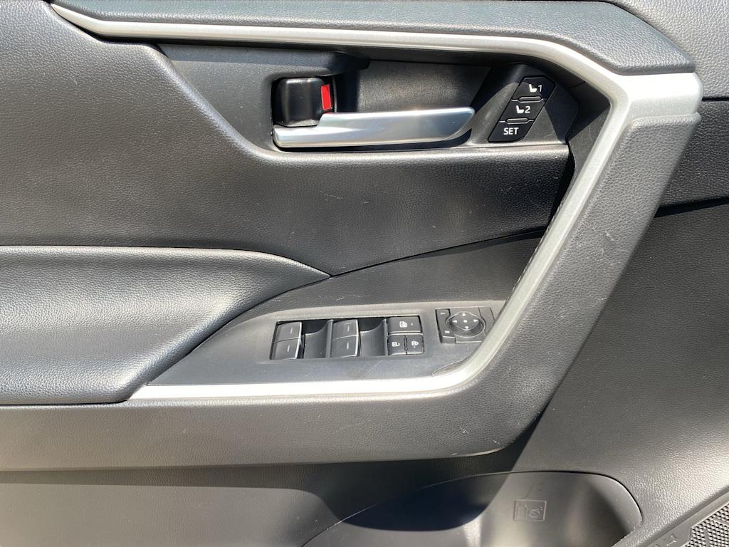 Thumbnail: 2022 Toyota RAV4 - 28