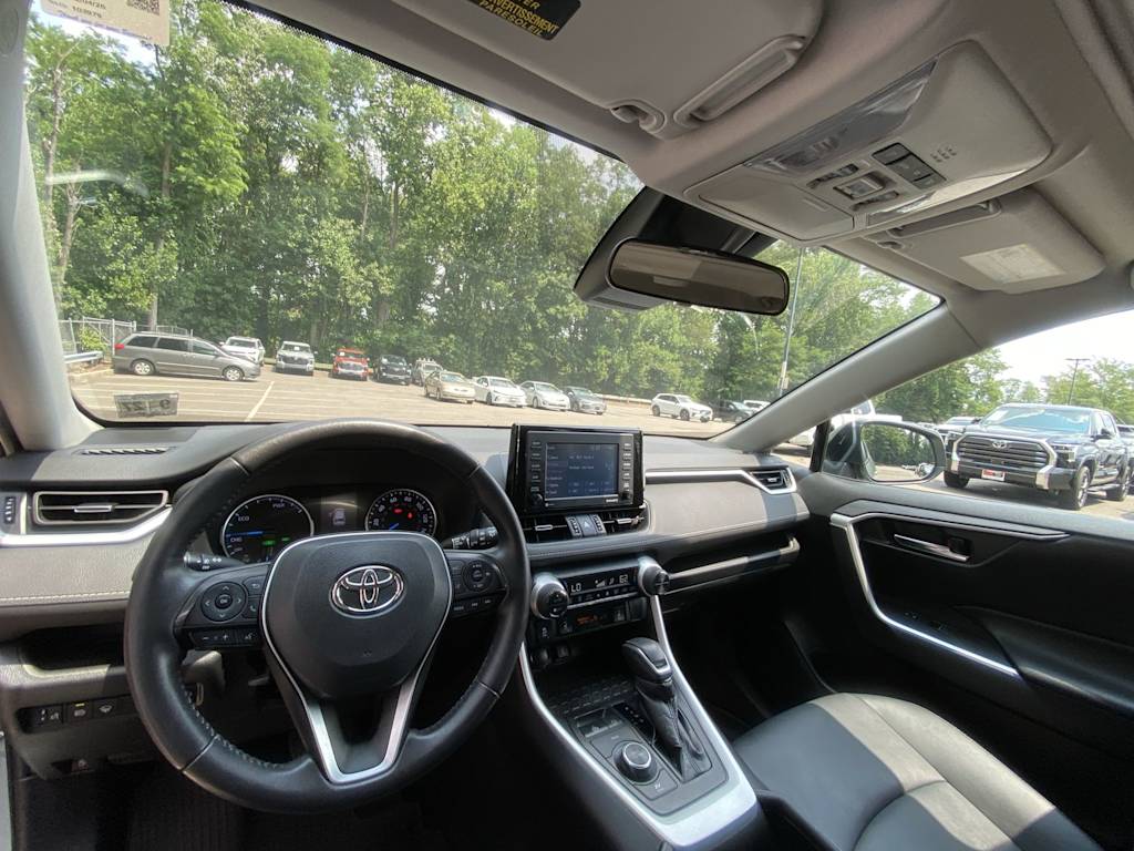 Thumbnail: 2022 Toyota RAV4 - 8