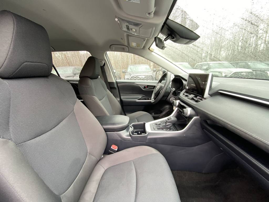 Thumbnail: 2025 Toyota RAV4 - 28