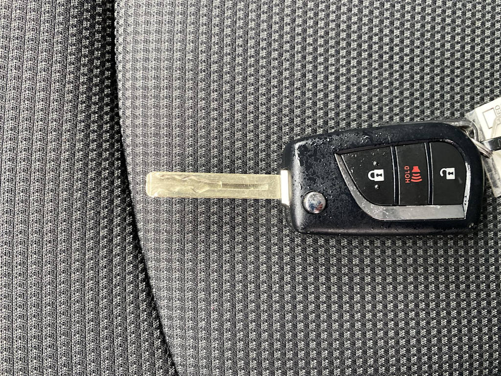 Thumbnail: 2025 Toyota RAV4 - 17