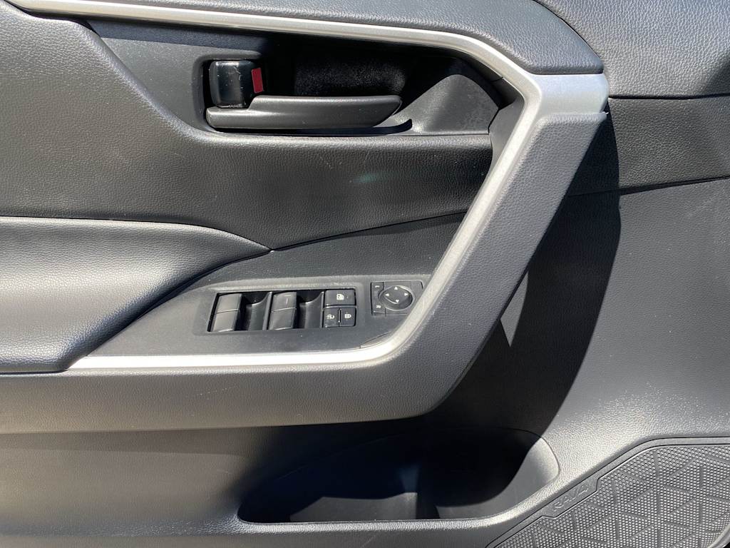 Thumbnail: 2025 Toyota RAV4 - 29
