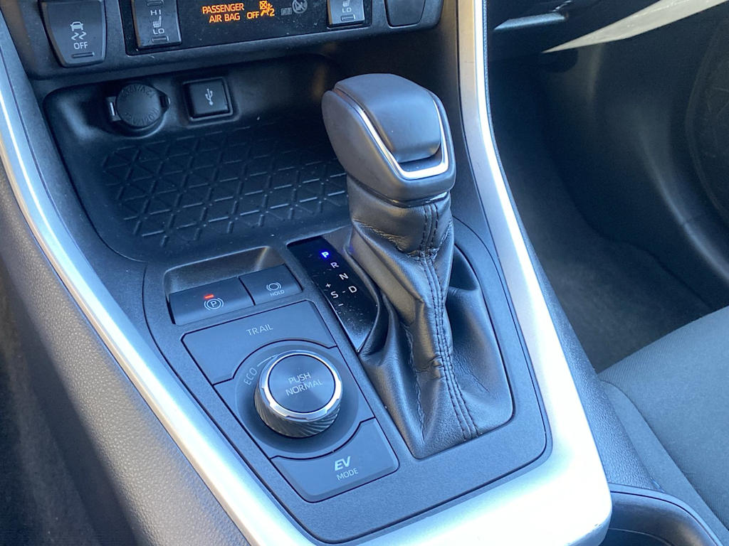 Thumbnail: 2022 Toyota RAV4 - 11