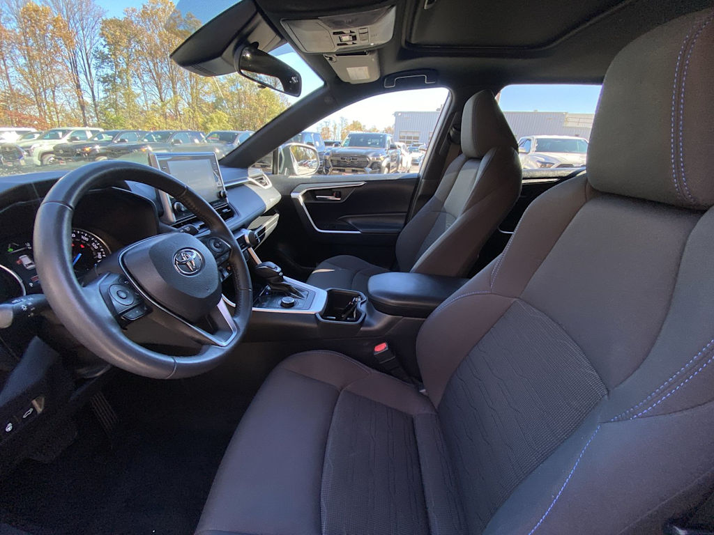 Thumbnail: 2022 Toyota RAV4 - 7