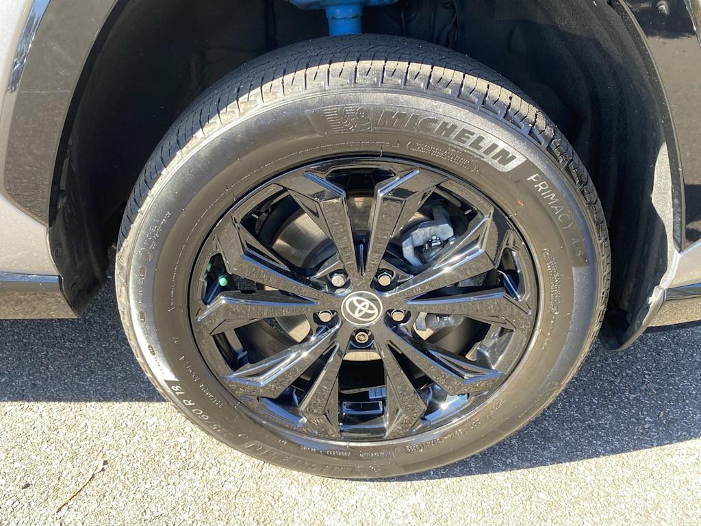 Thumbnail: 2022 Toyota RAV4 - 20