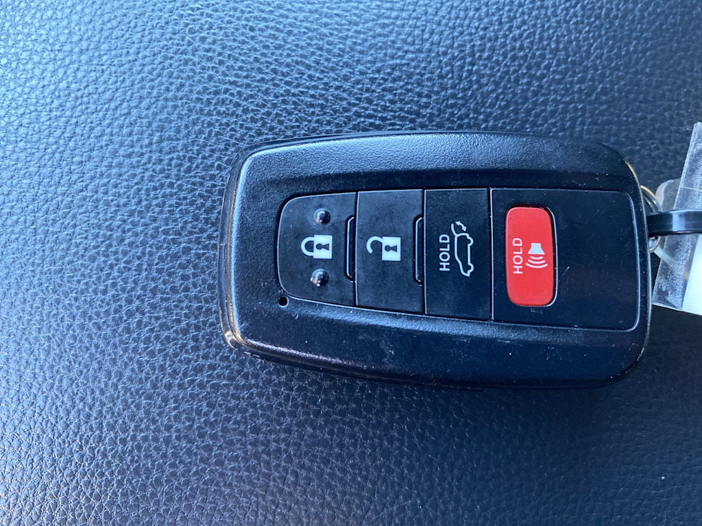 Thumbnail: 2022 Toyota RAV4 - 14