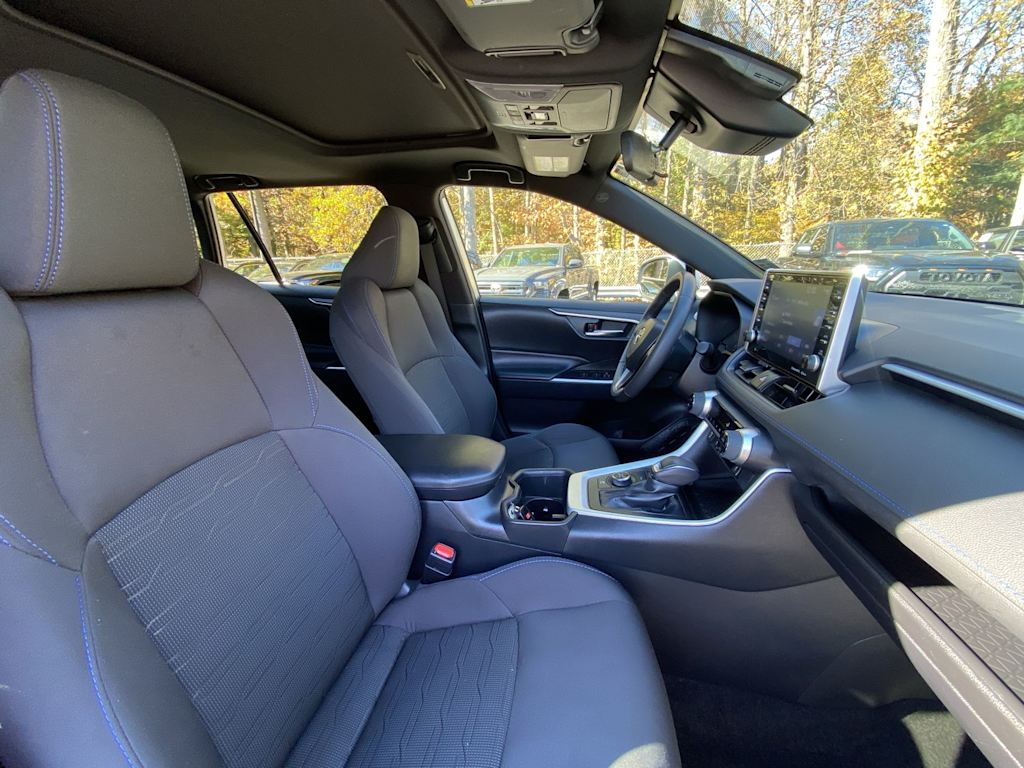 Thumbnail: 2022 Toyota RAV4 - 23