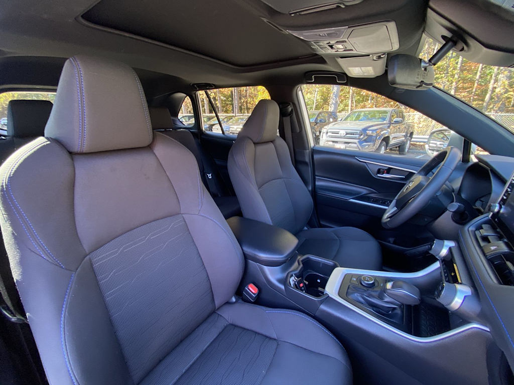 Thumbnail: 2022 Toyota RAV4 - 24