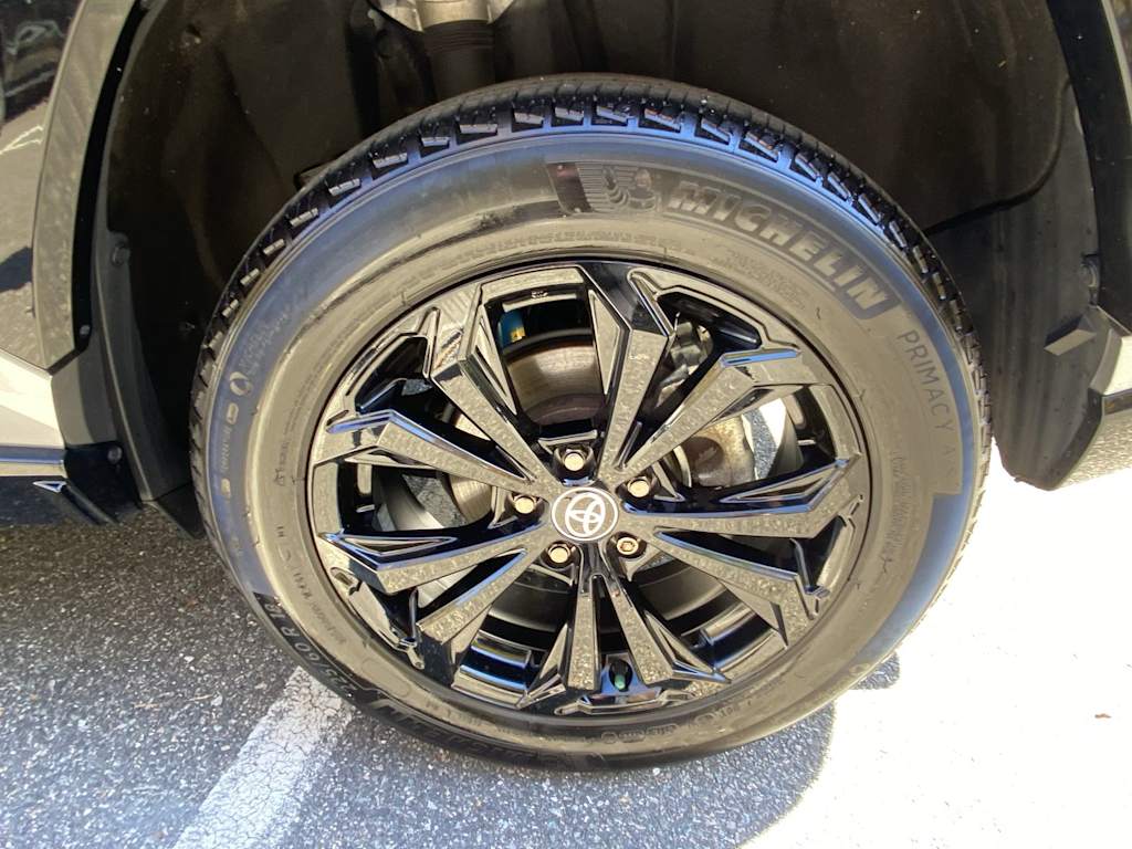 Thumbnail: 2022 Toyota RAV4 - 18