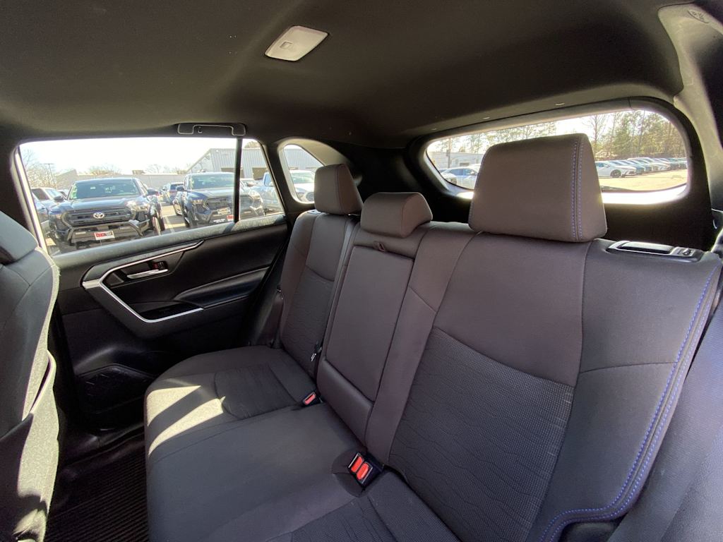 Thumbnail: 2022 Toyota RAV4 - 9