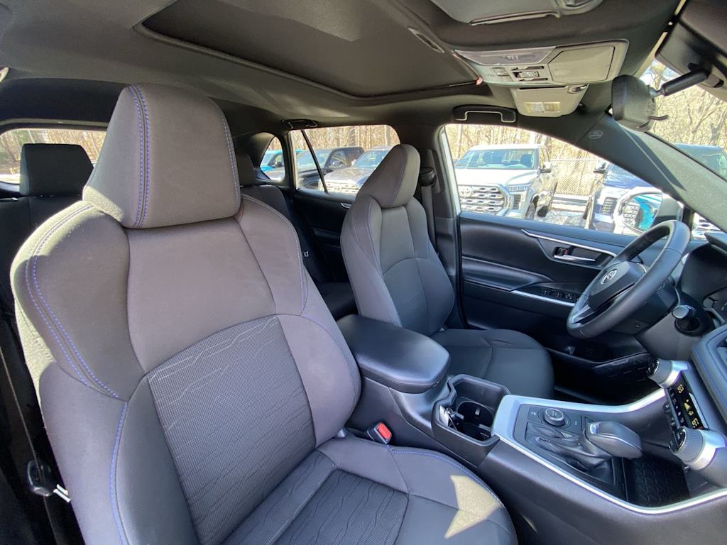 Thumbnail: 2022 Toyota RAV4 - 28