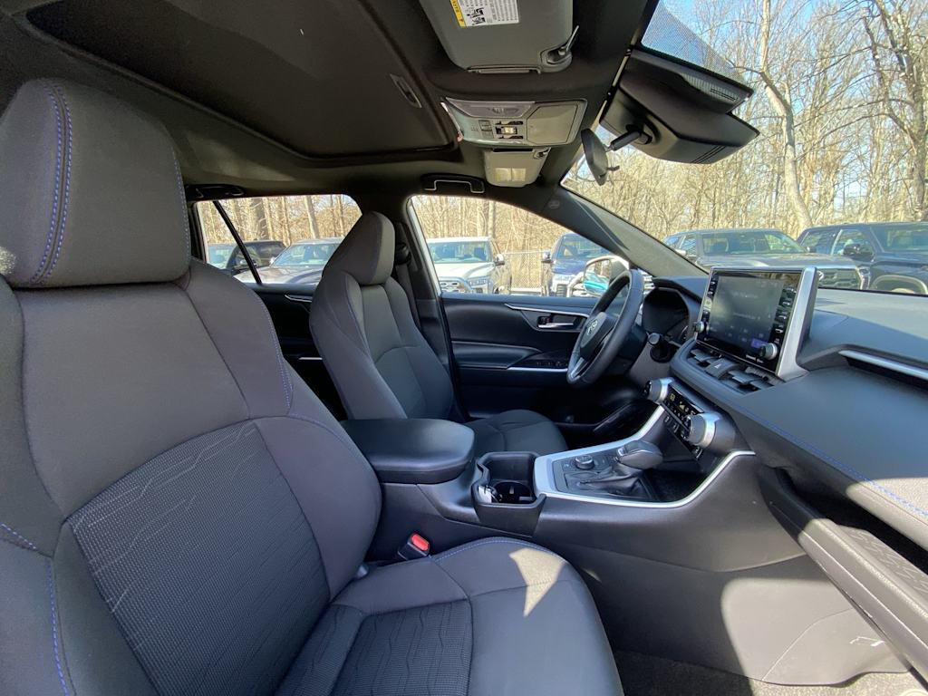 Thumbnail: 2022 Toyota RAV4 - 27