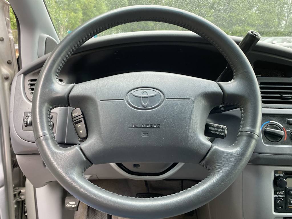 Thumbnail: 2003 Toyota Sienna - 13