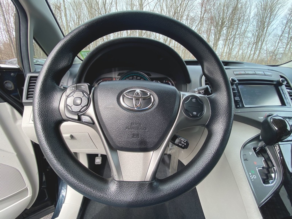 2014 Toyota Venza LE 8