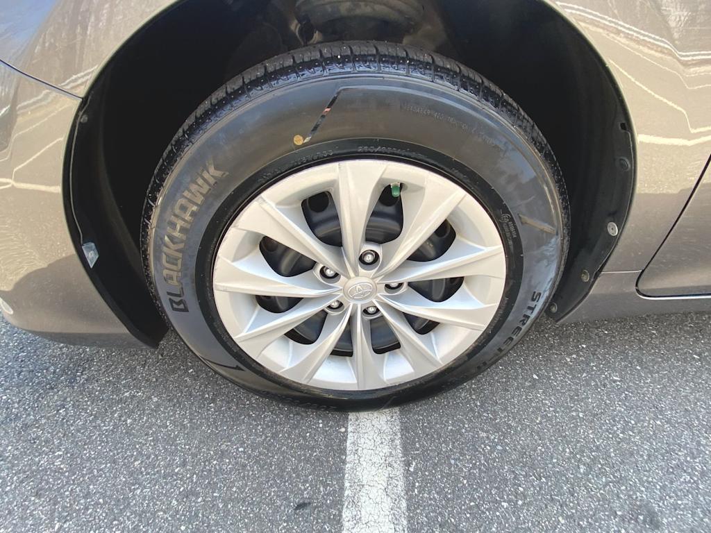 2015 Toyota Camry LE 7