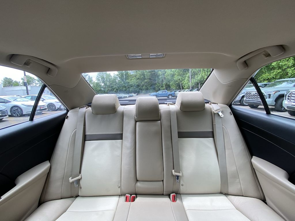 Thumbnail: 2013 Toyota Camry - 32