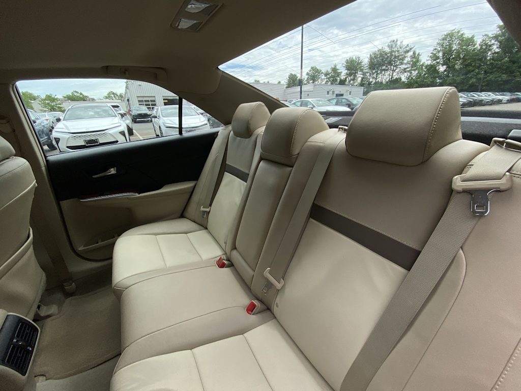 Thumbnail: 2013 Toyota Camry - 11