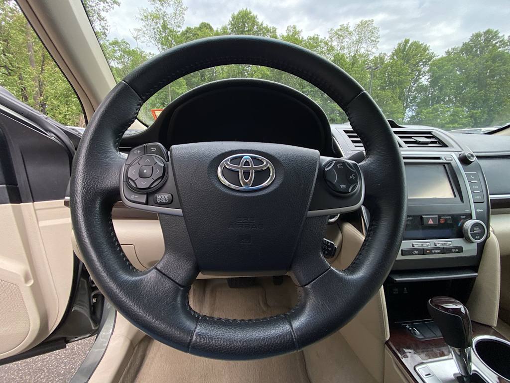 Thumbnail: 2013 Toyota Camry - 12