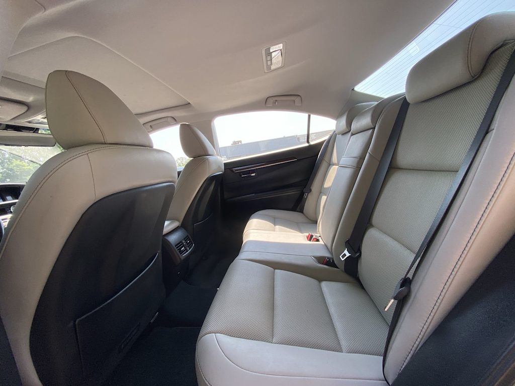 Thumbnail: 2017 Lexus ES - 12