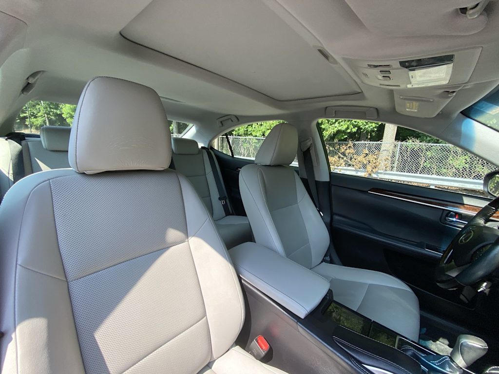 Thumbnail: 2017 Lexus ES - 31