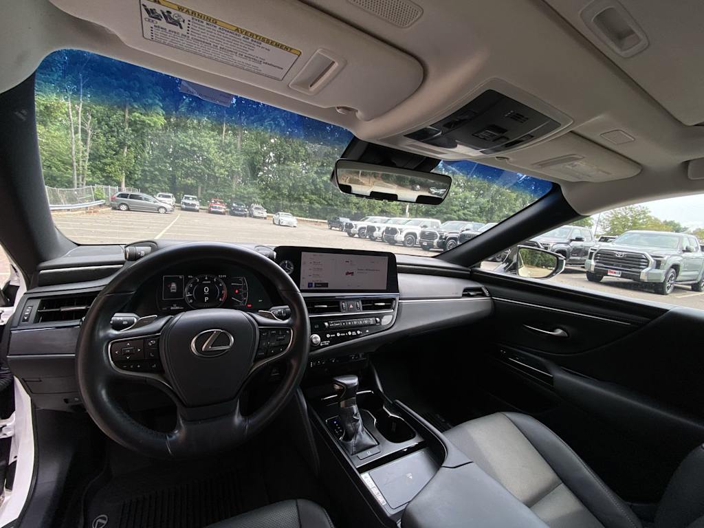 Thumbnail: 2023 Lexus ES - 8