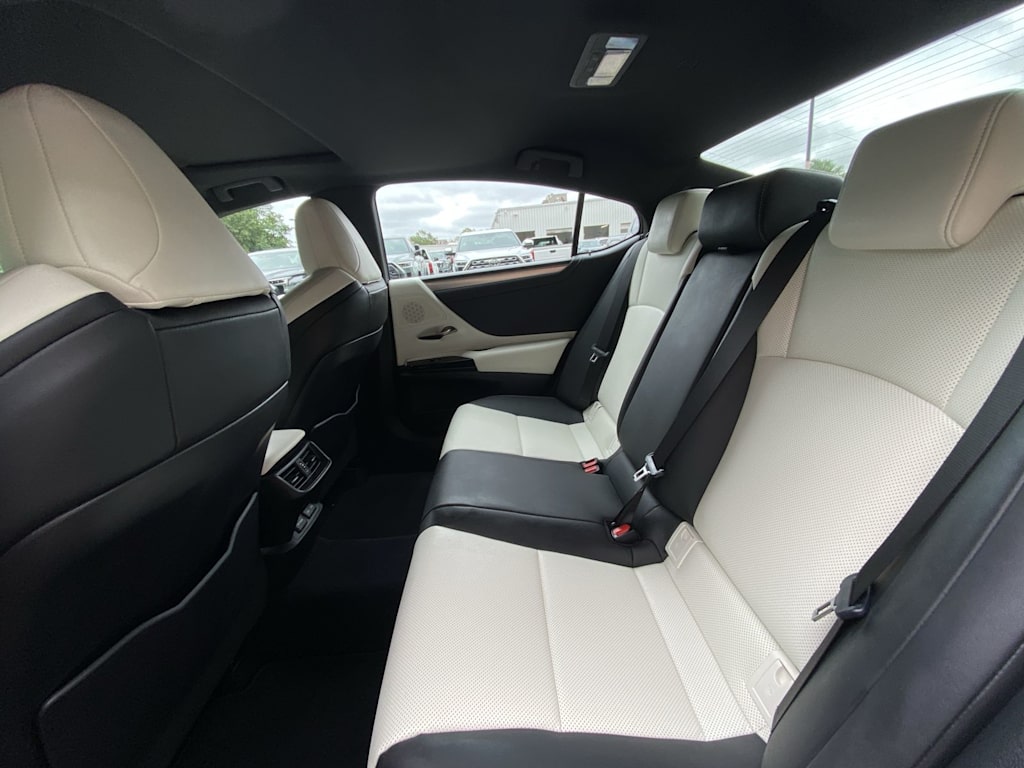 Thumbnail: 2024 Lexus ES - 11