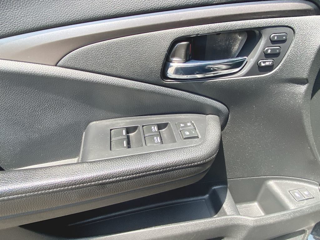Thumbnail: 2020 Honda Pilot - 24