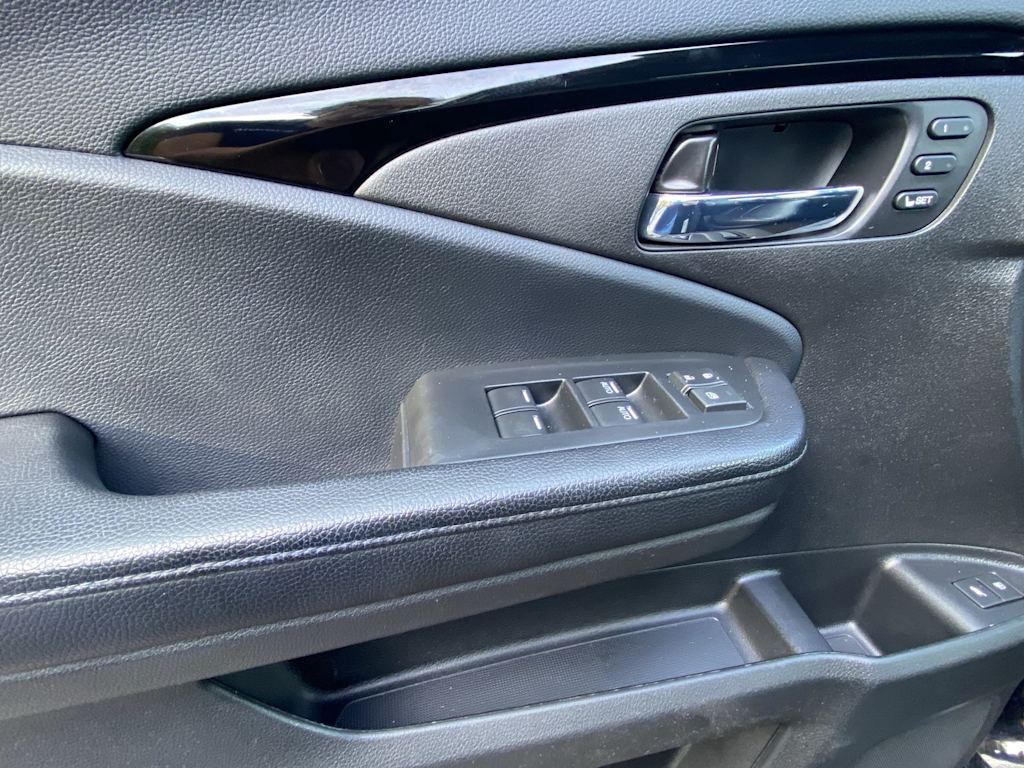 Thumbnail: 2020 Honda Passport - 25