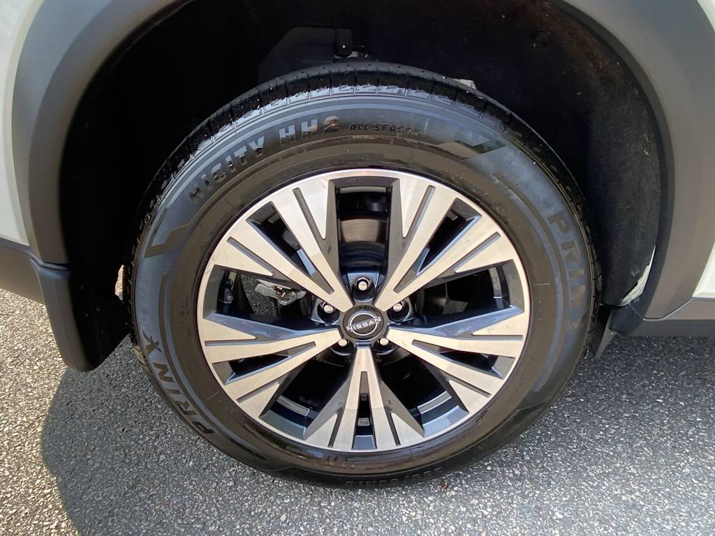 Thumbnail: 2022 Nissan Rogue - 21