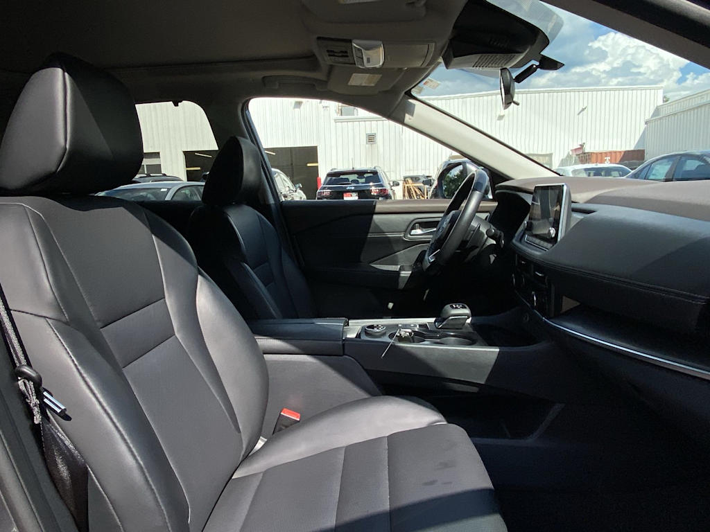 Thumbnail: 2023 Nissan Rogue - 25