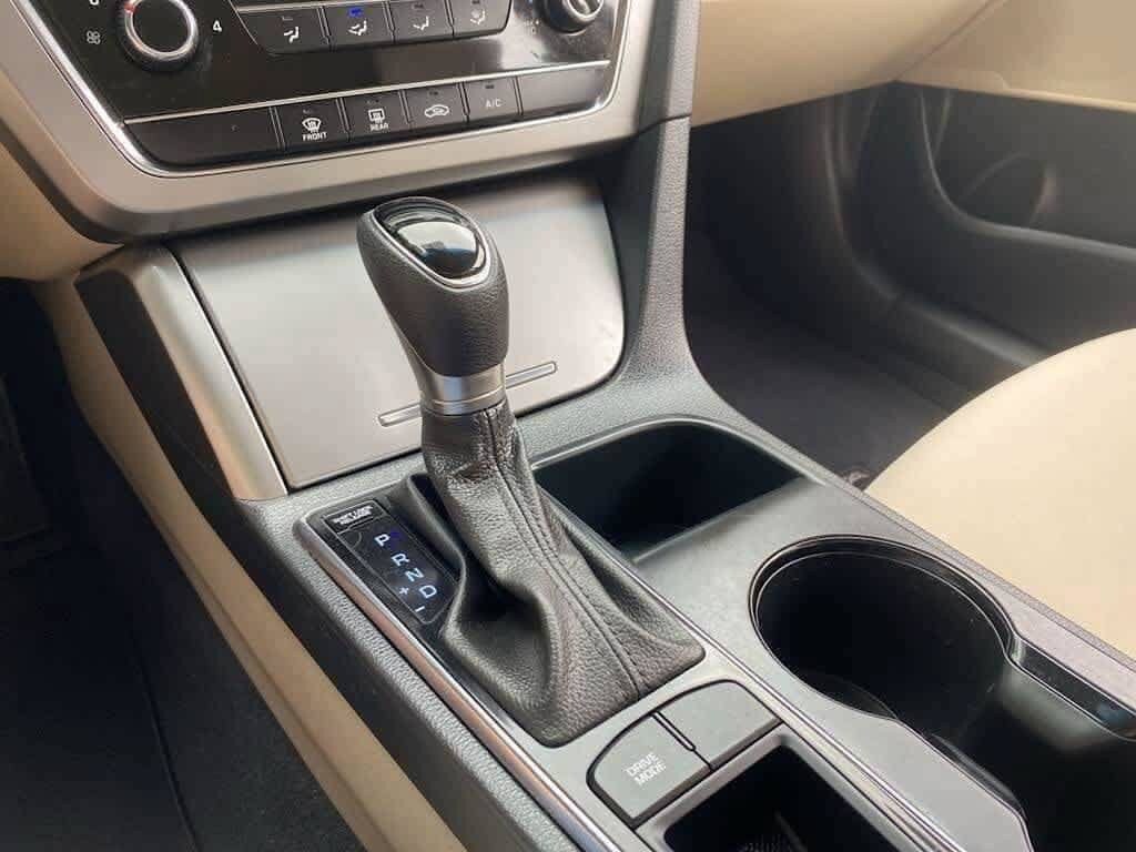 Thumbnail: 2017 Hyundai Sonata - 16
