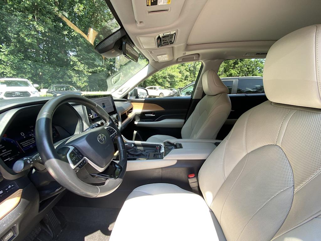 Thumbnail: 2024 Toyota Grand Highlander - 2