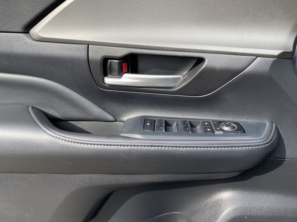 Thumbnail: 2025 Toyota Grand Highlander - 26