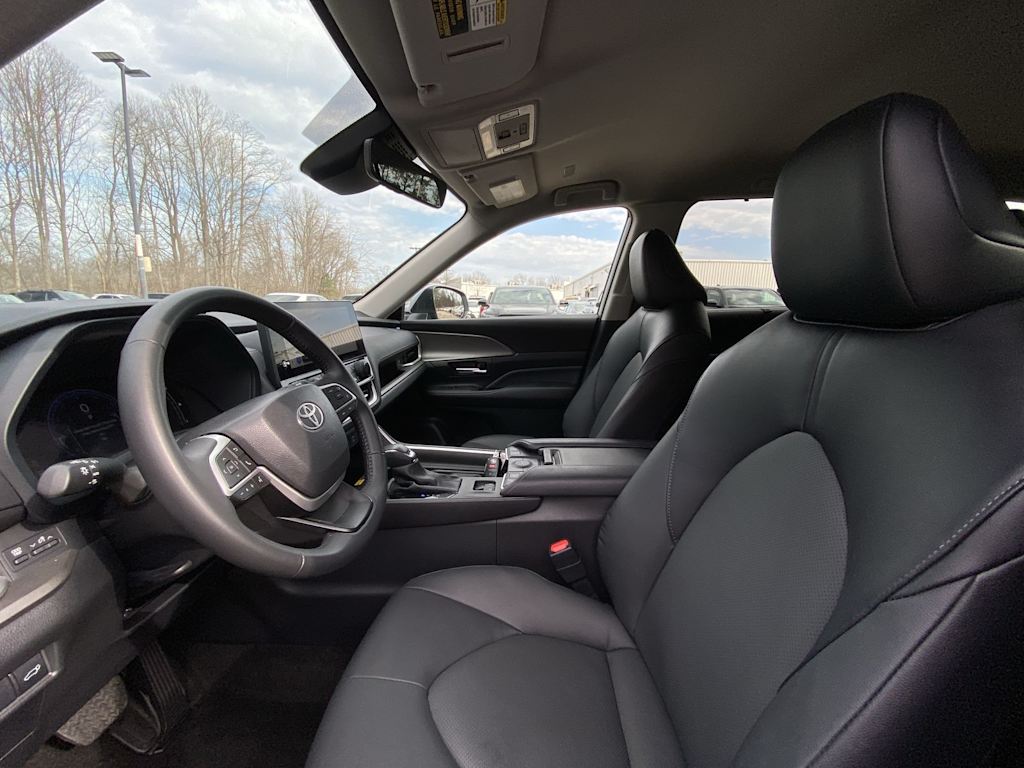 Thumbnail: 2025 Toyota Grand Highlander - 8