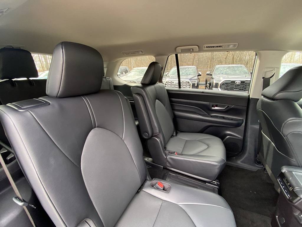 Thumbnail: 2025 Toyota Grand Highlander - 29