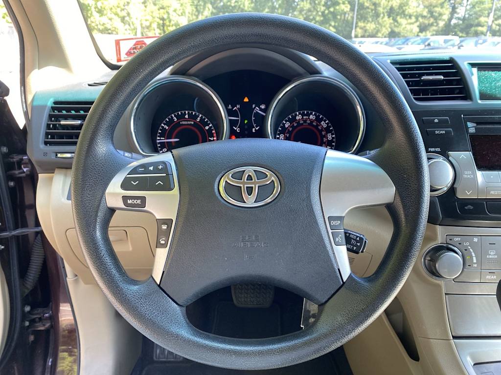 Thumbnail: 2012 Toyota Highlander - 13