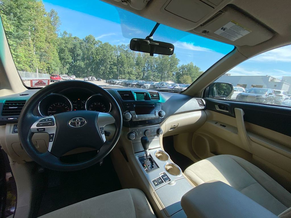 Thumbnail: 2012 Toyota Highlander - 9