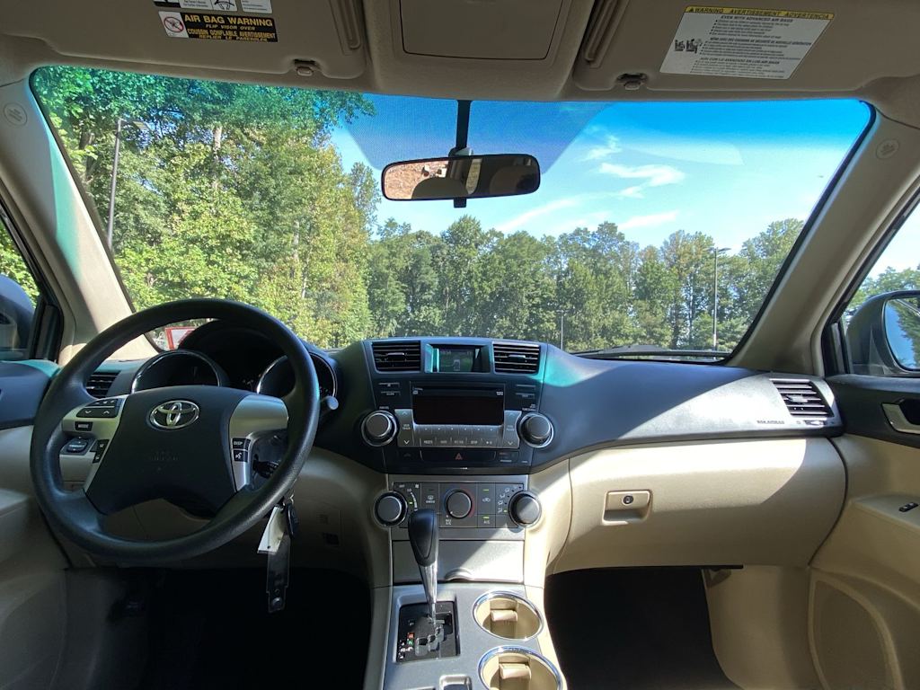 Thumbnail: 2012 Toyota Highlander - 2