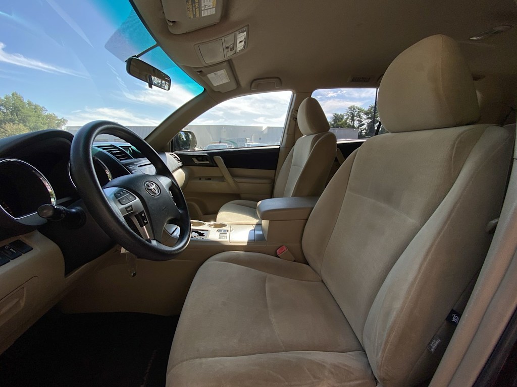 Thumbnail: 2012 Toyota Highlander - 10