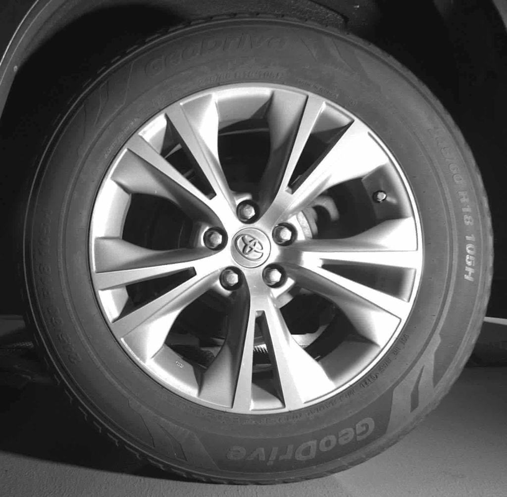 Thumbnail: 2015 Toyota Highlander - 14