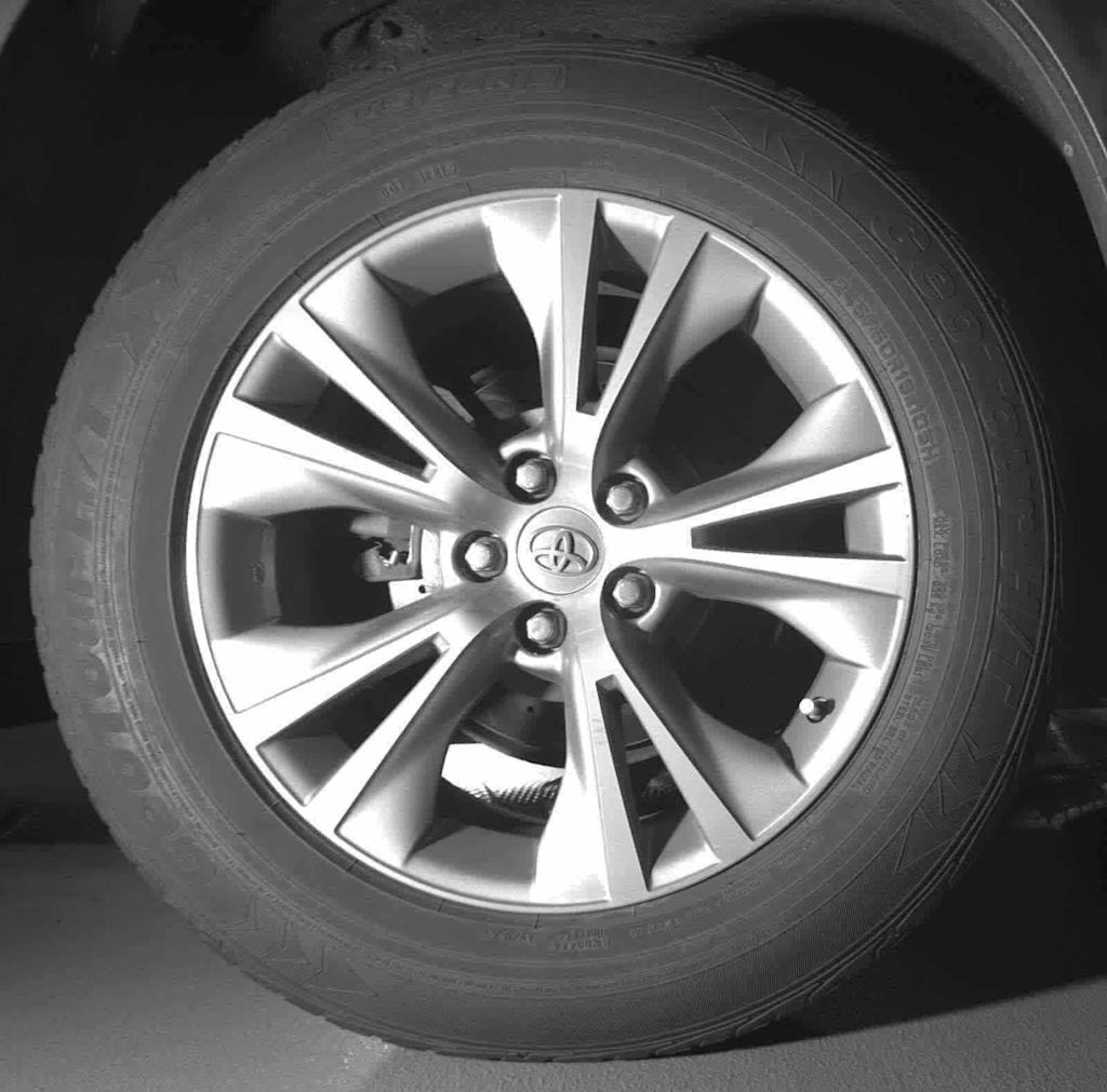 Thumbnail: 2015 Toyota Highlander - 15