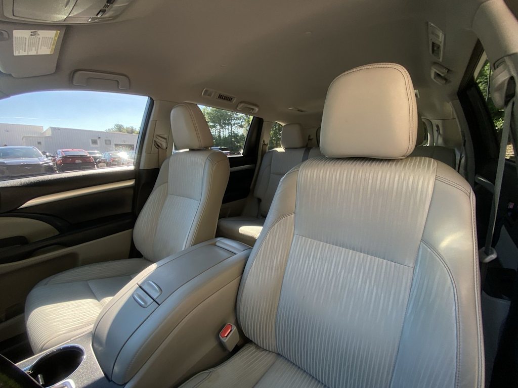 Thumbnail: 2015 Toyota Highlander - 11