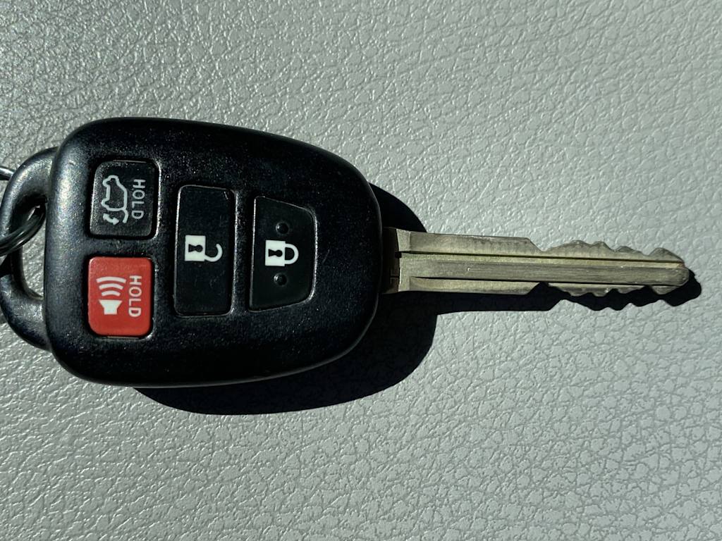 Thumbnail: 2015 Toyota Highlander - 18