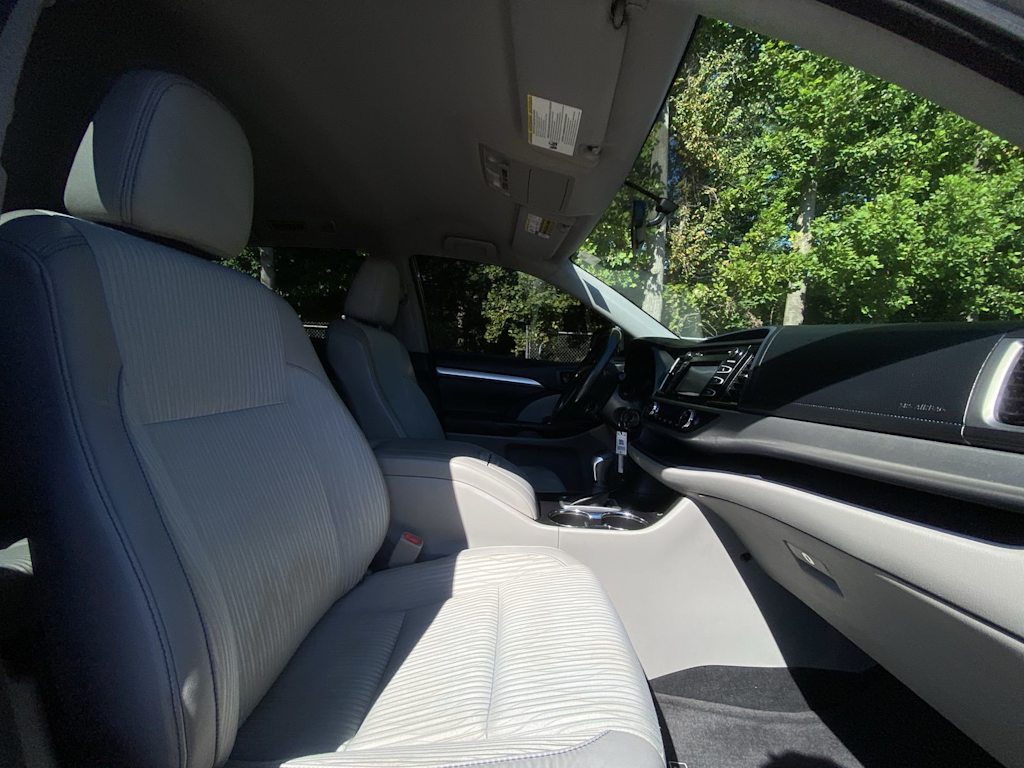 Thumbnail: 2015 Toyota Highlander - 30
