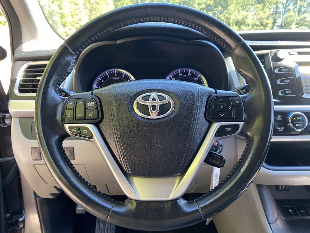 Thumbnail: 2015 Toyota Highlander - 13