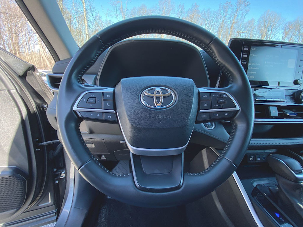 2022 Toyota Highlander LE 12