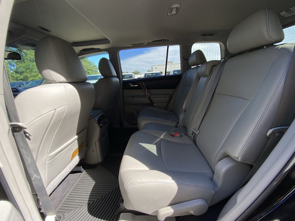 Thumbnail: 2012 Toyota Highlander - 12