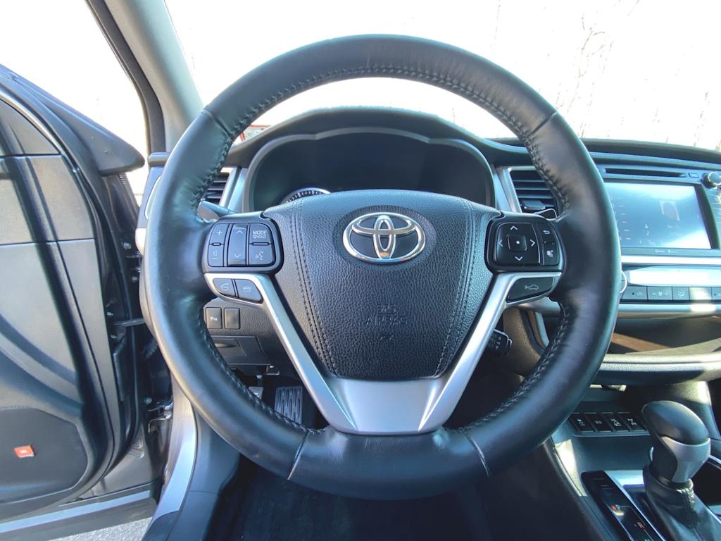 2015 Toyota Highlander Limited 12