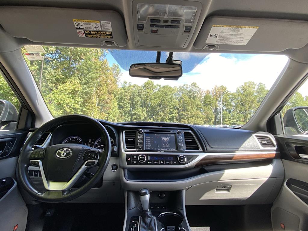 Thumbnail: 2015 Toyota Highlander - 2