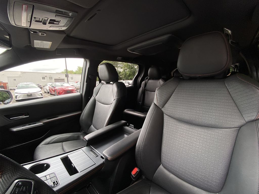 Thumbnail: 2023 Toyota Sienna - 11