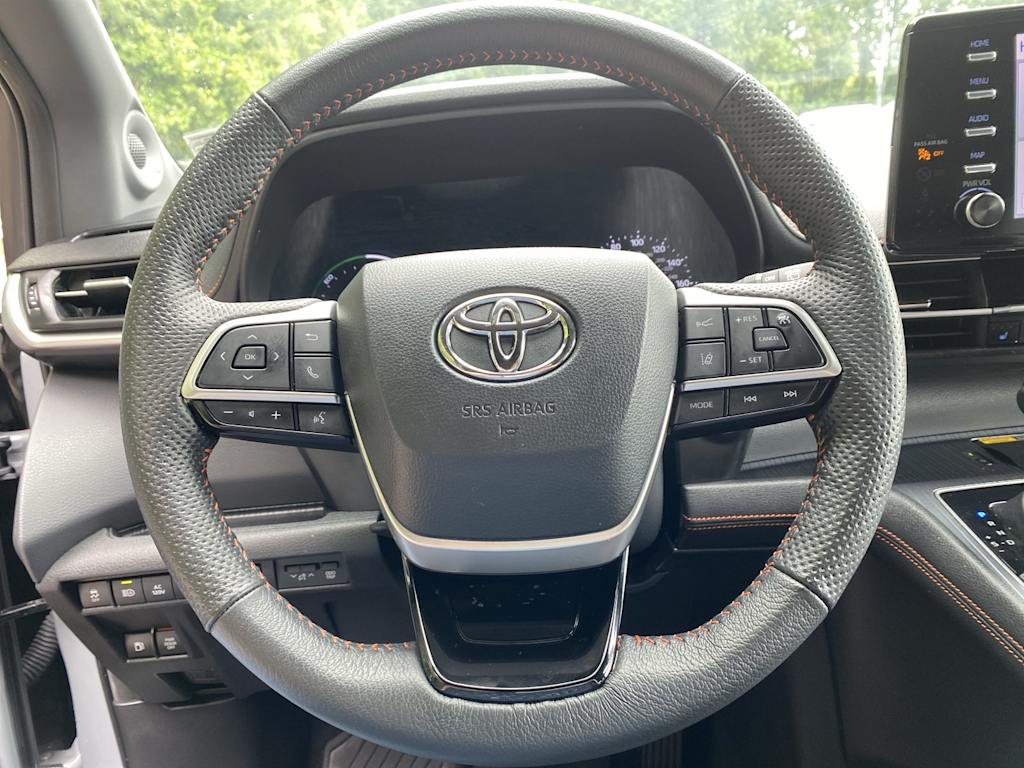 Thumbnail: 2023 Toyota Sienna - 13